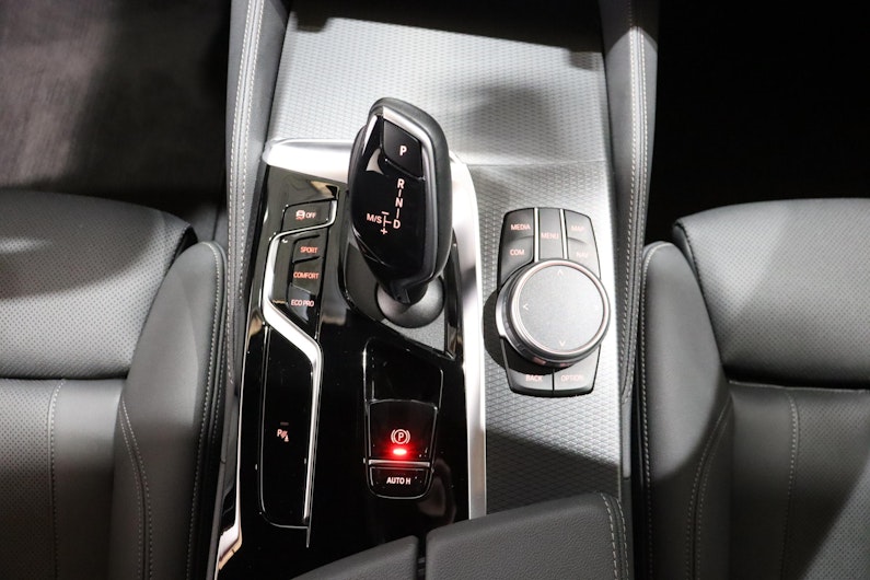 Vehicle image BMW 5 SERIES