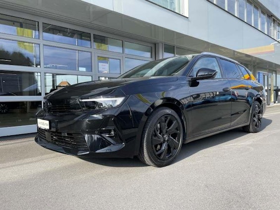First vehicle image