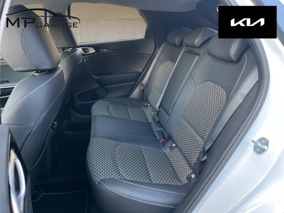 Vehicle image 13 Vehicle image 13