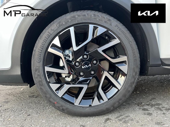 Vehicle image 14 Vehicle image 14