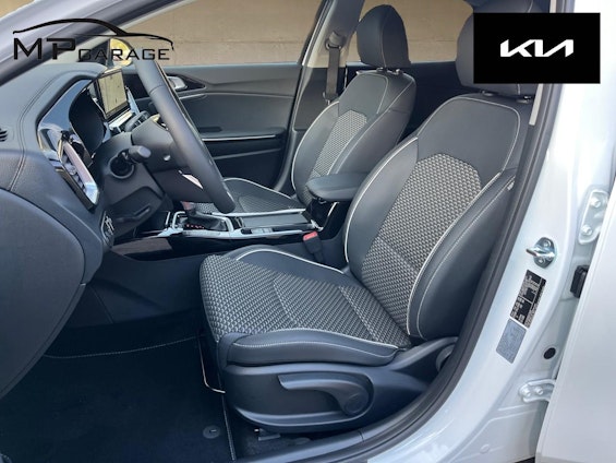 Vehicle image 12 Vehicle image 12