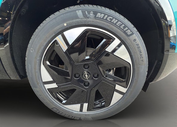 Vehicle image 15 Vehicle image 15