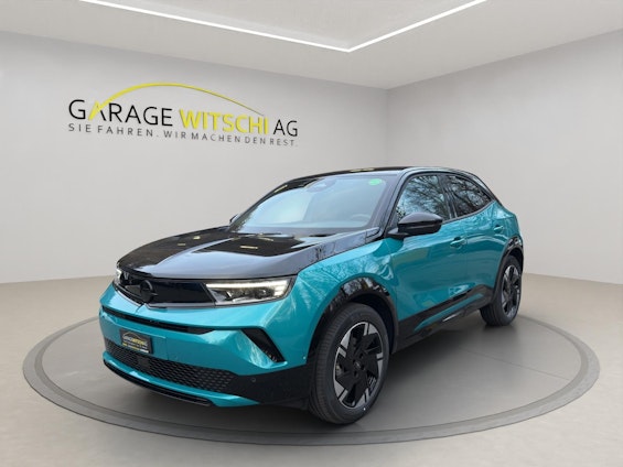 First vehicle image