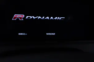 Land Rover Range Rover Velar 2.0 T 300 R-Dynamic HSE *LEASING 1.99%*