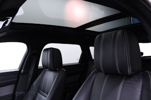 Vehicle image LAND ROVER Range Rover Velar 2.0 T 300 R-Dynamic HSE