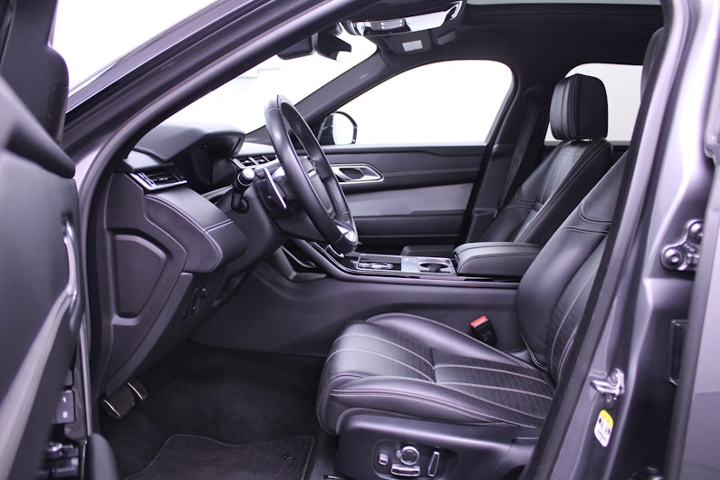 Vehicle image LAND ROVER RANGE ROVER VELAR