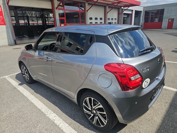 Vehicle image 4 Vehicle image 4