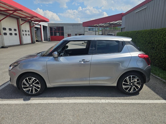 Vehicle image 3 Vehicle image 3