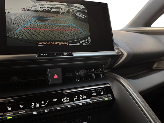 Vehicle image 13 Vehicle image 13