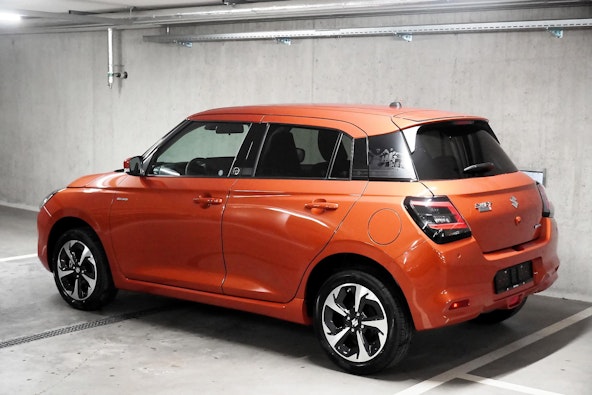 Vehicle image 6