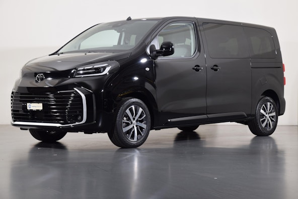 First vehicle image