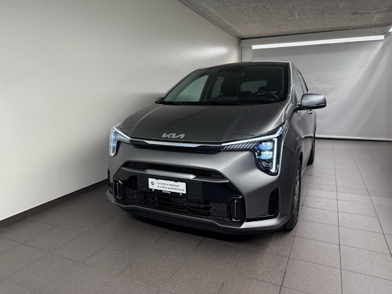 First vehicle image