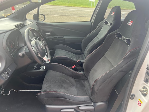 Vehicle image 40
