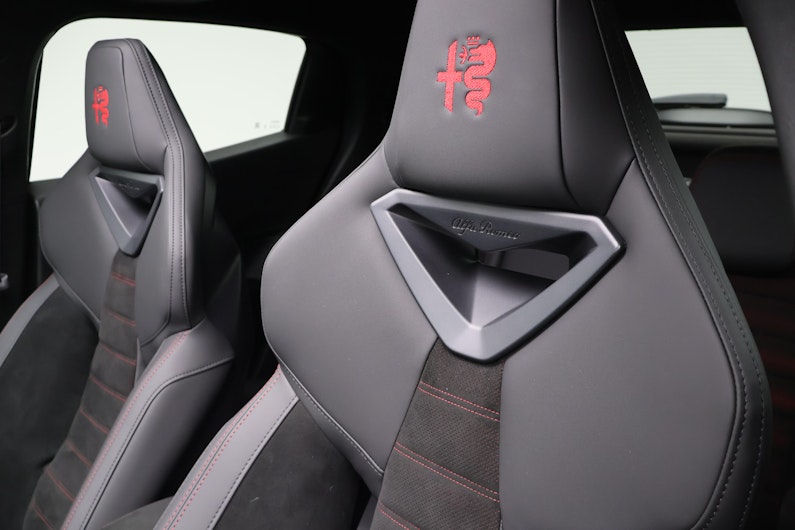 Vehicle image ALFA ROMEO JUNIOR