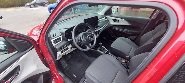 Vehicle image 6