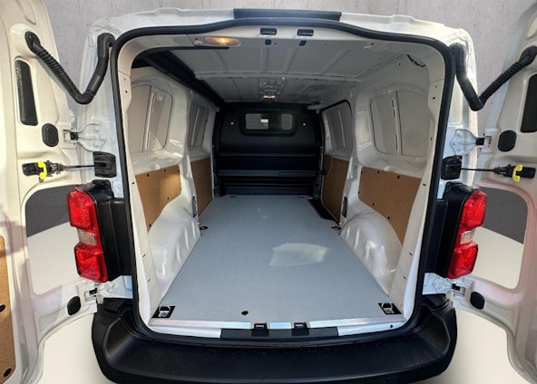 Vehicle image 10 Vehicle image 10