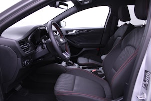 Vehicle image FORD Focus Station Wagon 1.0i EcoB Hybrid 155 ST-Line X