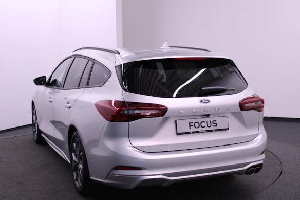 FORD Focus Station Wagon 1.0i EcoB Hybrid 155 ST-Line X 2