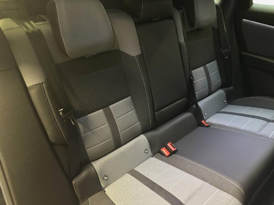 Vehicle image 7 Vehicle image 7