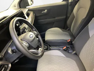 Ford Tourneo Courier 1.0 EcoBoost Titanium