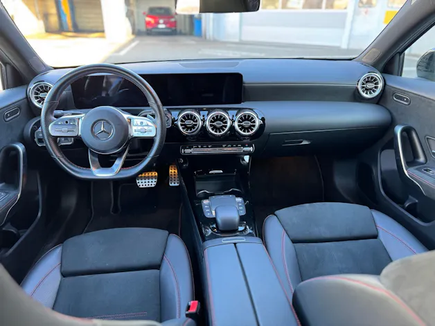 Mercedes-Benz A 200 AMG Line 4m
