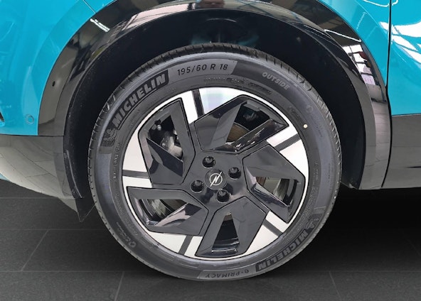 Vehicle image 13 Vehicle image 13