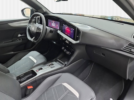 Vehicle image 10 Vehicle image 10