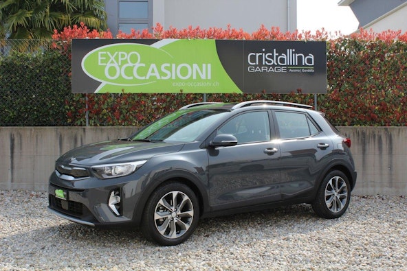 First vehicle image