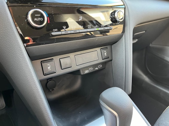 Vehicle image 12 Vehicle image 12