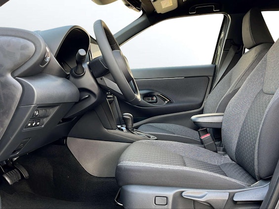 Vehicle image 8 Vehicle image 8