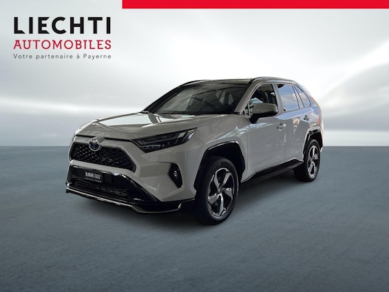 First vehicle image