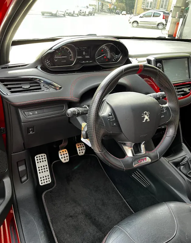 Peugeot 208 1.6 Turbo 200 GTi