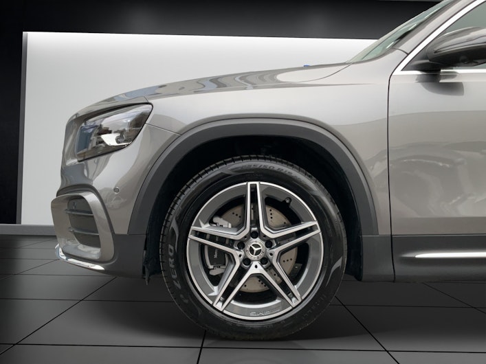 Vehicle image MERCEDES-BENZ GLB 220