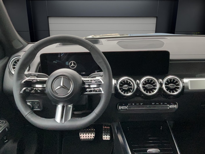 Vehicle image MERCEDES-BENZ GLB 220