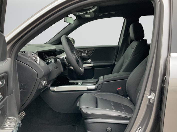 Vehicle image MERCEDES-BENZ GLB 220