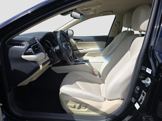 Vehicle image 9 Vehicle image 9