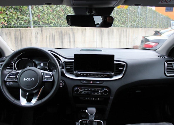 Vehicle image 16 Vehicle image 16