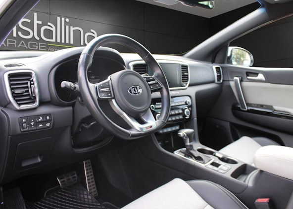 Vehicle image 6 Vehicle image 6