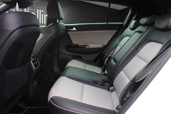 Vehicle image 11 Vehicle image 11