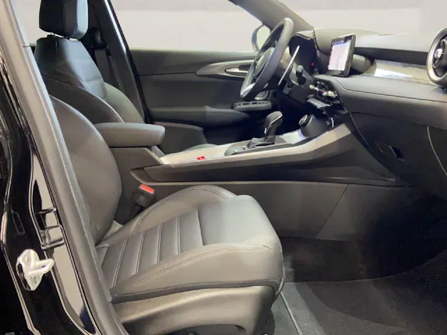 Alfa Romeo Tonale 1.3 Plug-in Hybrid Veloce Pack Premium + Sky