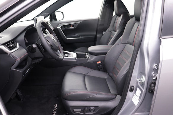 TOYOTA RAV4 2.5 Plug-In-Hybrid Platinum 2