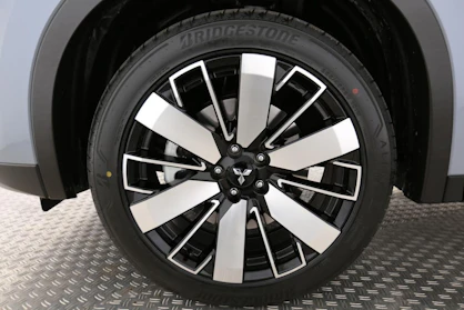 MITSUBISHI OUTLANDER 6