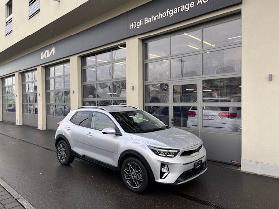 First vehicle image