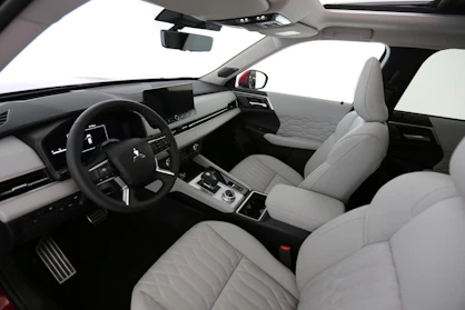 MITSUBISHI OUTLANDER 4