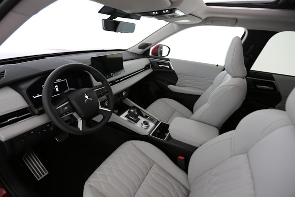 MITSUBISHI Outlander 2.4 PHEV Instyle 4x4 3