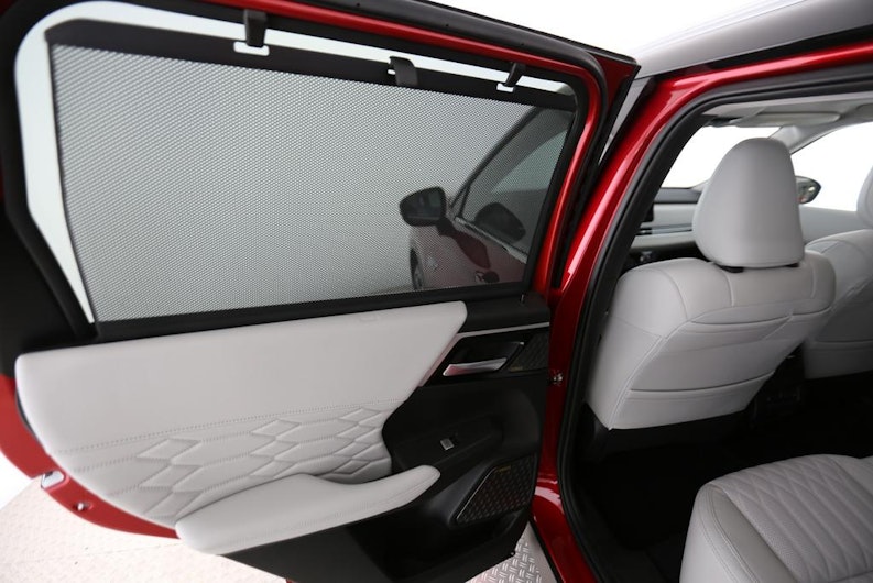 Vehicle image MITSUBISHI OUTLANDER