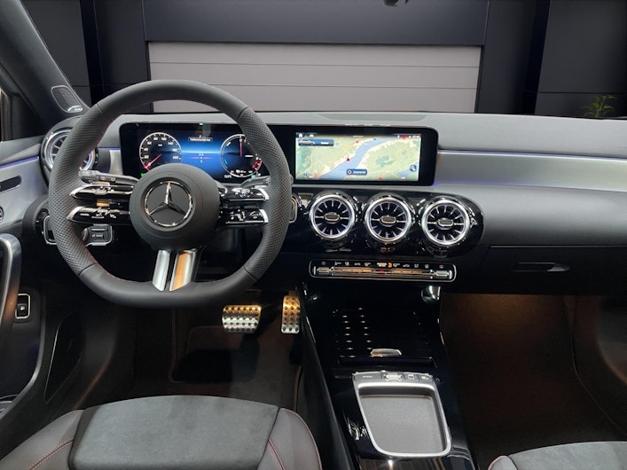 Vehicle image MERCEDES-BENZ A 250