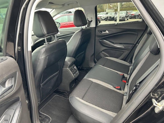 Vehicle image 9 Vehicle image 9