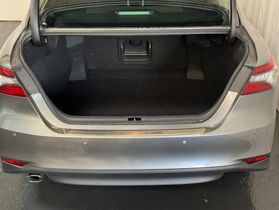 Vehicle image 14 Vehicle image 14