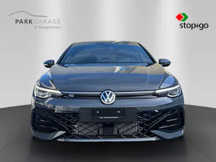 VW Golf VIII 1.5 eTSI R-Line DSG